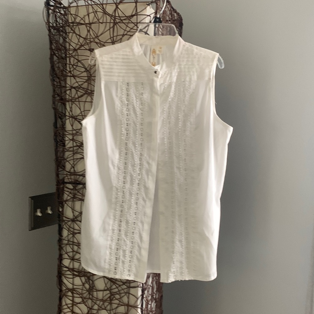 Advia sleeveless blouse